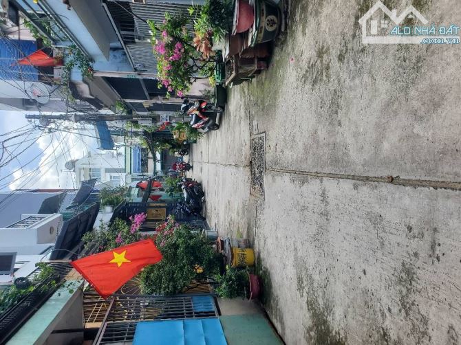 GẦN CHỢ BÌNH TRỊ ĐÔNG - BÌNH TÂN - HẺM XE HƠI THÔNG - 37M2 - 3 TẦNG MỚI ĐẸP BTCT - 8