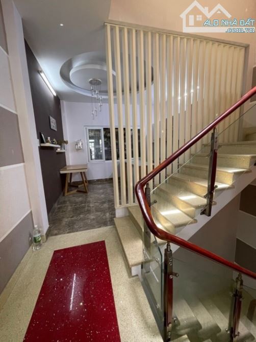 Nhà 4 Tầng - Mặt Tiền Đường, DT: 4x20= 80m2, Quận Tân Phú - 8