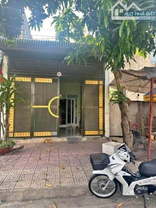 Ngộp ngân hàng nên bán gấp căn nhà ở Thị Trấn Hóc Môn, DT 100m2, Giá 1 tỷ 050. - 8