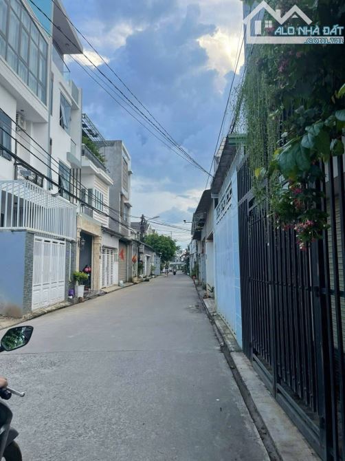 NHÀ HẺM 102 NGUYỄN TẤT THÀNH HẺM Ô TÔ GẦN HOA VIÊN NGUYỄN TẤT THÀNH - Loctran - 8