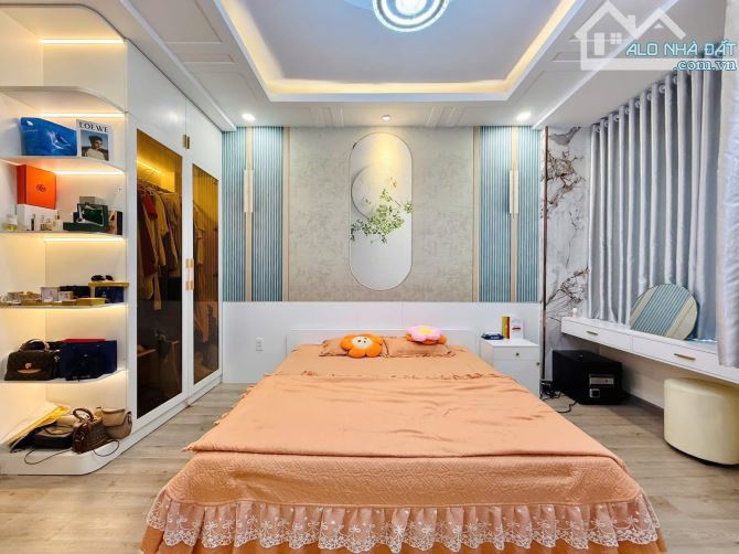NHÀ NGỘP TRÊN ĐƯỜNG BẠCH MÃ, QUẬN 10- GIÁ: 5.1TỶ/ 4,1Mx15M. SỔ SẴN HOÀN CÔNG ĐẦY ĐỦ - 8