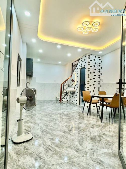 NHÀ ĐẸP NHỎ TIỀN NGAY TRƯỜNG THPT TRẦN HƯNG ĐẠO. PHƯỜNG 6. GÒ VẤP - 8