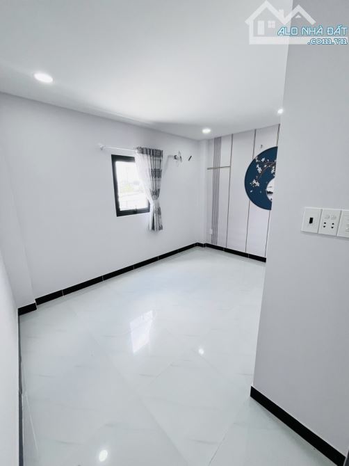 HOT!!! NHÀ 3 TẦNG BTCT P14 Q8 , 5PN, CÁCH MT VÀI BƯỚC CHÂN , FULL NỘI THẤT , NHỈNH 4 TỶ - 8