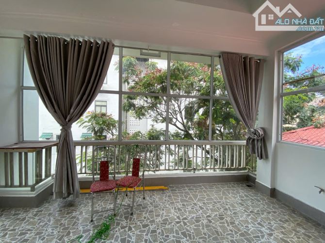 Cho thuê nhà lk đường Hoàng Quốc Việt, DT 110m2 x 4 tầng, nhà 2 mặt tiền đường rộng để xe - 9