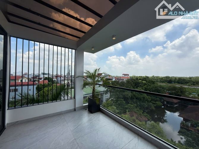 Nhà đẹp nội thất xịn đường ô tô tránh ngõ Phố Nguyễn Văn Hưởng DT 52.5m2 . Giá 16.6 tỷ - 9