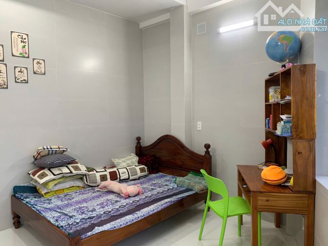Gò vấp Wew Sông 2 mặt tiền trước sau đường rộng 8m 3 tầng chỉ 8,5 tỷ - 9