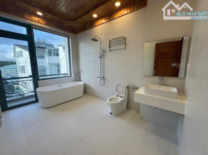 Cần Bán Nhà Phố 3T- 100m2 (5mx20m) chỉ 6.5 tỷ  Đường Nguyễn Công Trứ Phường 8  Đà Lạt - 9