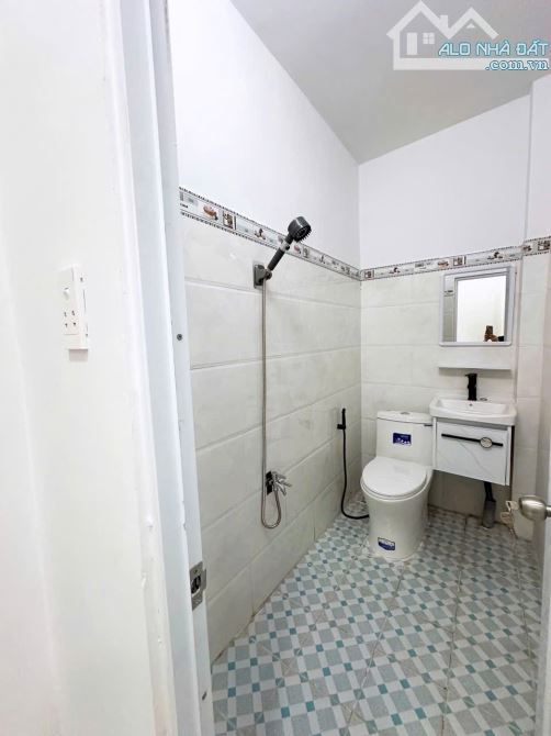 Nhà 2 Lầu Khu Tân Kim, 3 Phòng Ngủ. Full Nội Thất Đường Xe Hơi . Sổ Hồng Riêng - 9