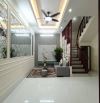 Nhà trung tâm Long Biên - Cách ô tô 5m - Sân cổng riêng - Chỉ nhỉnh 5 tỷ