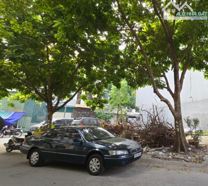 Cần bán đất phân lô  Mỗ Lao, căn góc 2 vỉa hè, 37,5tỷ
