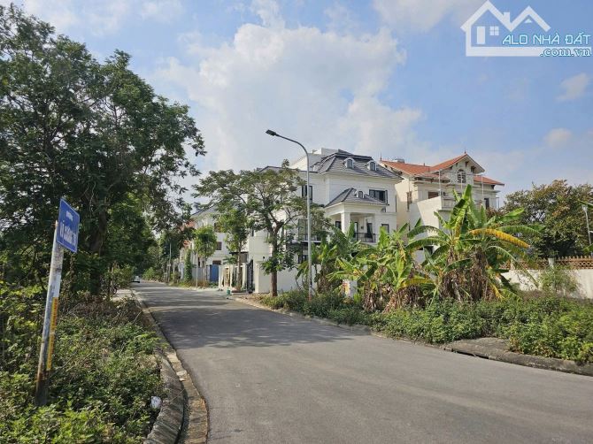 💎Bán Lô Biệt Thự Đại Hoàng Long, Làn 2 Lý Anh Tông Nhìn Vườn Hoa, Mt 15m Dt 262m2 Giá TL