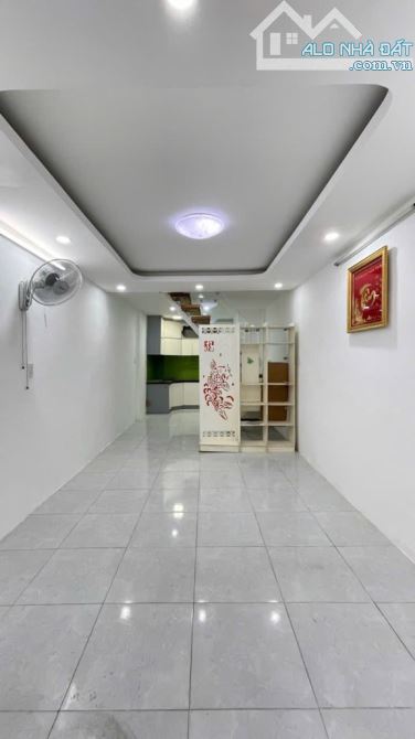 Nguyễn Đình Xu, phường Cầu Ông Lãnh Tp Hồ Chí Minh 27m2 GIÁ 3.7tỷ