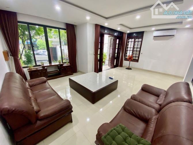Bán Biệt thự 3 tầng mặt tiền đường Phan Văn Trị, Cẩm Lệ, Đà Nẵng - Giá 14,2  tỷ
