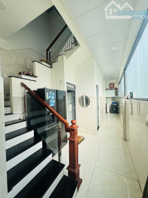BÁN NHÀ LÔ GÓC 2 MT ĐƯỜNG SỐ 8, LINH XUÂN