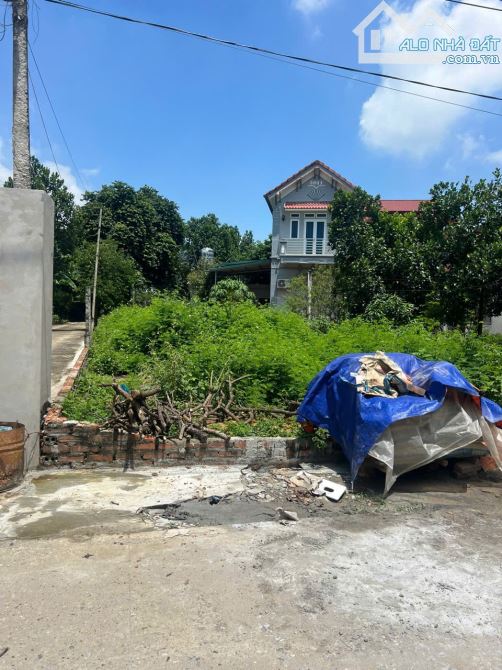 Bán gần 200m đất lô góc đẹp tại tân xã. Khu vực nhiều chung cư mini. Tại hòa lạc