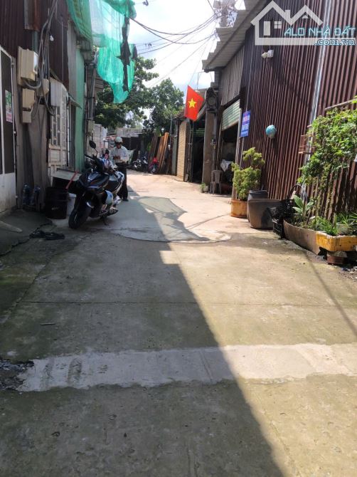 BÌNH CHIỂU NHÀ CẤP 4 SỔ CHUNG ĐƯỜNG Ô TÔ DT 50 M2 GIÁ 1,3 TỶ TL