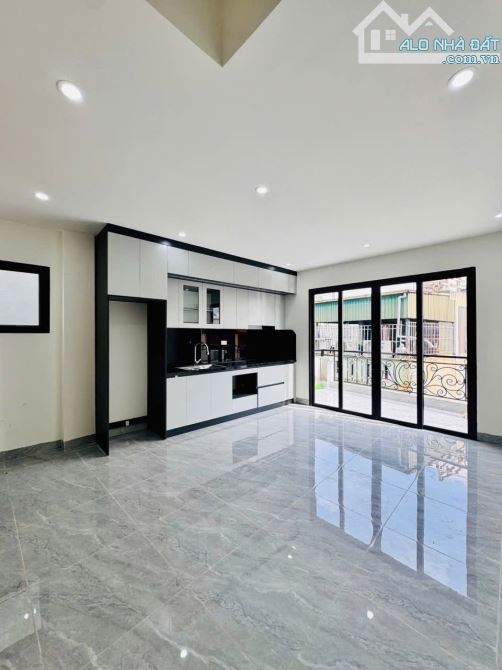 Nhà đẹp Cổ Nhuế, xây mới, lô góc, thang máy 38m 6 tầng, 8 đồng