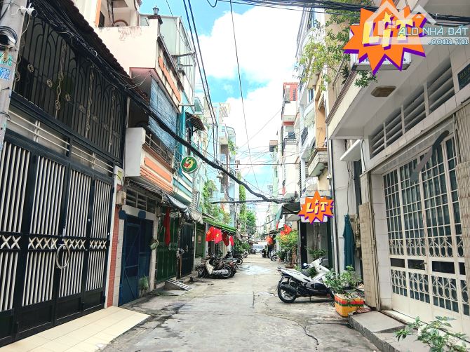Bán Nhà Căn Góc Đường Bà Hạt - Q.10 - 3 Tầng - 40m²(4.4 x 9)Thông Ra 3/2 - Chỉ Hơn 5 Tỷ 💥