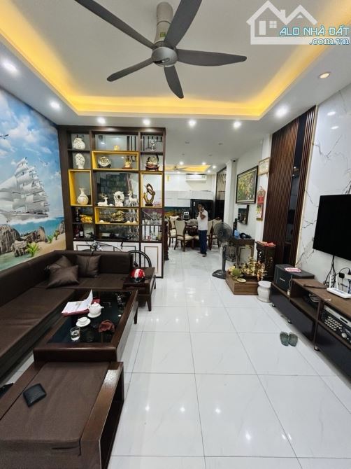 🏡🏡 SIÊU PHẨM MINH KHAI - Ô TÔ ĐỖ CỬA - LÔ GÓC - NHÀ ĐẸP - NGÕ THÔNG - 5 TẦNG THANG MÁY ‼