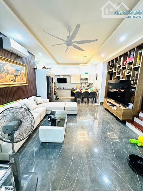 Trung Liệt, 66m, Ô tô, Kinh doanh, 5m ra phố, Mặt ngõ thông, Nhà mới đẹp ở luôn, Giá tốt