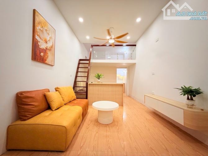 Bán căn hộ tập thể Nguyễn chí thanh tt đống đa lô góc thoáng sáng