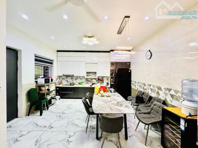 🏡BÁN NHÀ 4,5 TẦNG MẶT CHỢ LƯƠNG VĂN CAN NGÔ QUYỀN 62M GIÁ 8,x TỶ