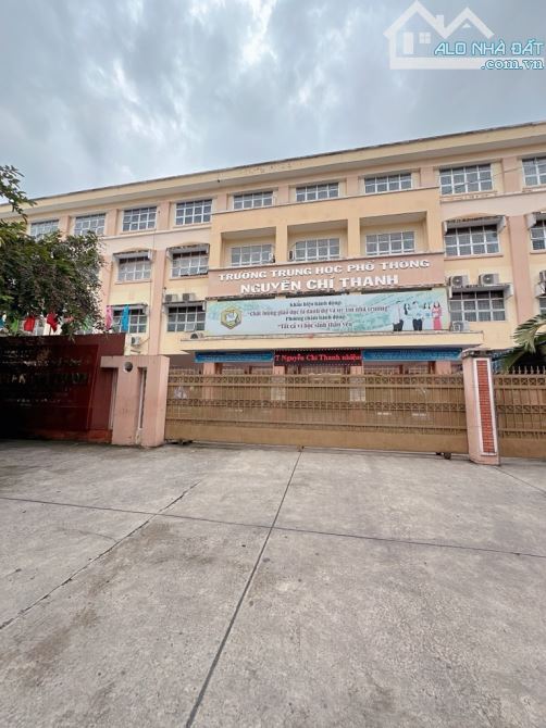 Bán nhà MT Kinh Doanh ShopHouse 2 Tầng gần sân bay 162,6m2 có dòng tiền