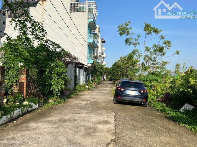Chính chủ cần thanh khoản gấp lô đất 3 mặt thoáng đường ô tô tránh trong khu Viện Rau