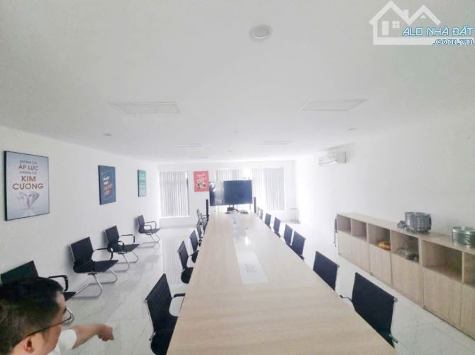 Cho thuê nhà mặt phố Tố Hữu - Hà Đông. DT 68m2, 5 tầng 1 hầm thông sàn, kinh doanh được