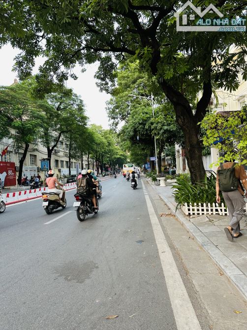 CỰC PHẨM PHỐ LÊ THANH NGHỊ- Q.HBT-NHÀ HAI MẶT TIỀN-Ô TÔ DỪNG ĐỖ-61m2-mt 3.9m-21.5 tỷ