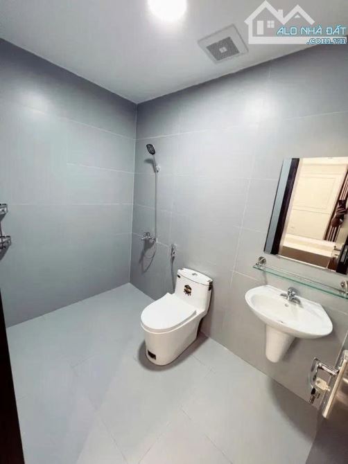 Bán cc N07B3 ở Thành Thái 3 ngủ, 2 wc full đồ, đẹp đúng như ảnh, sđc cất két