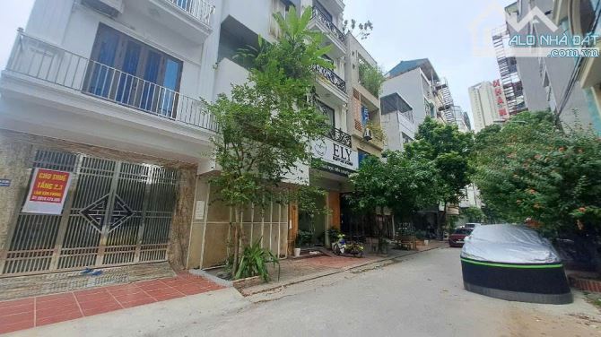 BÁN ĐẤT PHÂN LÔ, VỈA HÈ, LÊ TRỌNG TẤN , LA KHÊ , HÀ ĐÔNG, DIỆN TÍCH 50M2 , GIÁ 10.5 TỶ.