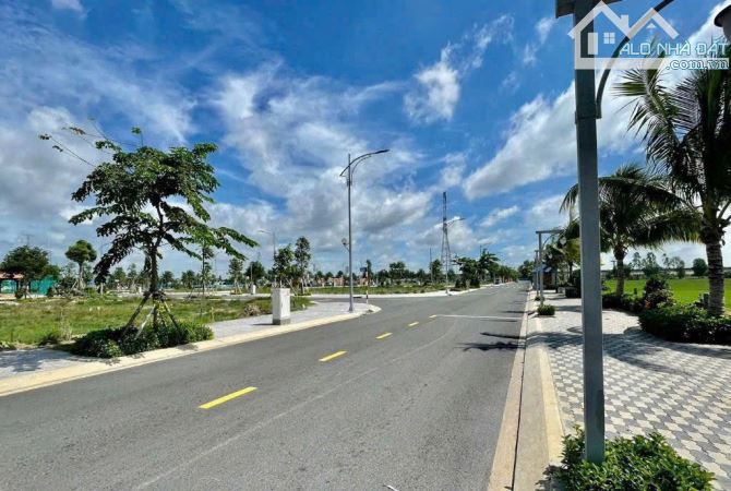 Cần ra gấp 3 nền đất mặt tiền Đại Lộ BẮC SƠN-LONG THÀNH, 1tỷ290, SHR.