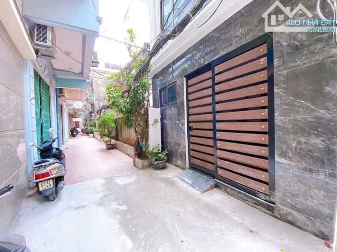 bán nhà Ngõ Trung Liệt, Đống Đa DT 51m ( từ T2 56m) 7 Tầng, MT 4.56m 🧧Gia 20.5 Tỷ
