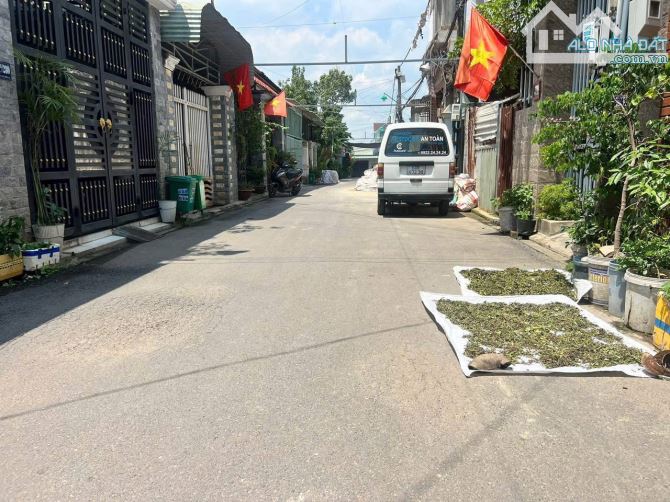 Nhà 2 mặt tiền chợ Cổng 10 – Bùi Văn Hòa, 200m², vị trí kinh doanh siêu hiếm –chỉ 8,99 tỷ.