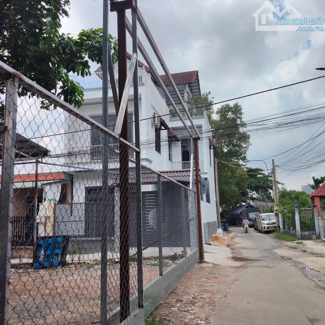 BÁN NHÀ, GÓC 3 TẦNG 5PN 112M2 NGANG 7M HOÀN CÔNG, NGUYỄN VĂN TIẾT NHỈNH 5TỶ TL CHỦ