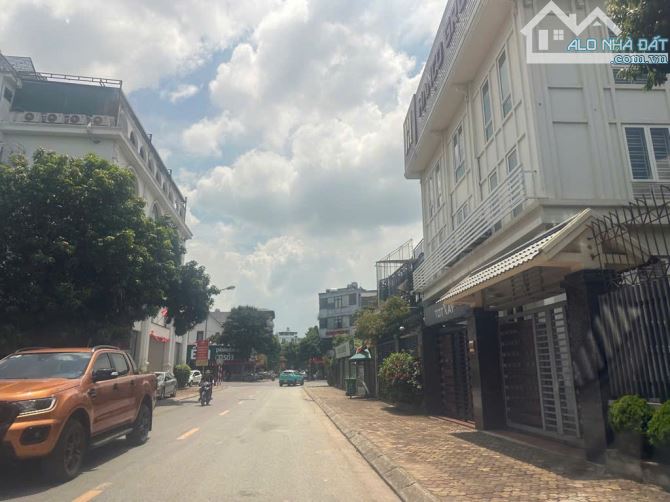 Bán 330m đất khu đấu giá Việt Hưng, rất gần phố Việt Hưng, Kim Quan Thượng, Hồ công viên