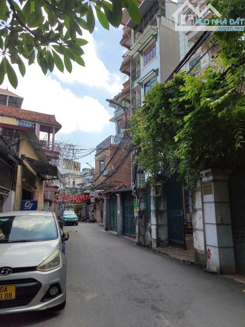 Bán nhà 279 Đội Cấn, 22 Tỷ, 85m, mặt tiền 6.4m, ngõ thông ô tô, tương lai mặt đường 17m