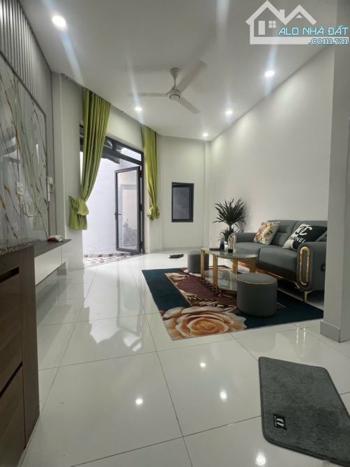 NHÀ HXH NGUYỄN VĂN QUÁ -4,5x9M-3 TẦNG-TƯƠNG LAI 2 MẶT TIỀN-4,080 TỶ TL