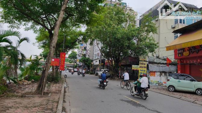 BÁN ĐẤT TẶNG NHÀ MẶT PHỐ VIP NGUYỄN KHANG 4TẦNG, 135M2 – SIÊU PHẨM MẶT PHỐ VIP  – TRUNG TÂ