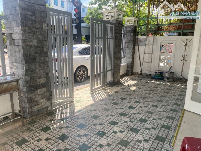 SIÊU PHẨM ĐẦU TƯ – MẶT TIỀN LÝ THÁI TỔ PHỐ CỔ HỘI AN – 185M² ,3 TẦNG 11 PHÒNG, CHỈ 12.5TỶ