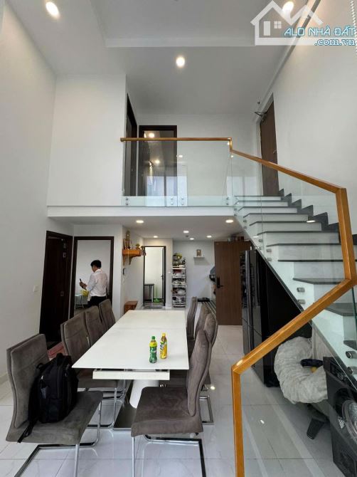 BÁN CĂN HỘ DUPLEX 3 PHÒNG NGỦ - 102M2 - CHUNG CƯ PEGASUITE II P6 Q8. NHÀ MỚI, VIEW HỒ BƠI