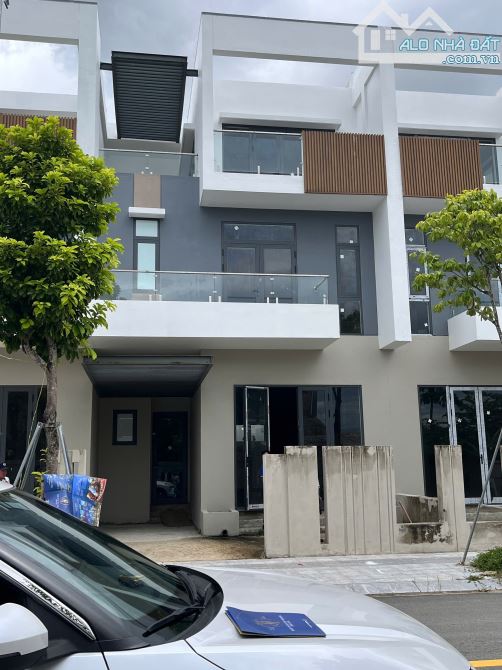 Nhà liền kề trong dự án chưa bao giờ rẻ như thế này !!! - Chỉ có tại BGI Topaz City Core