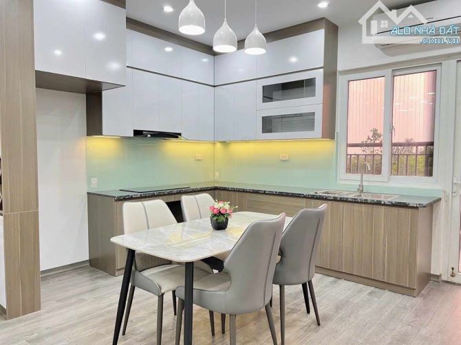 Hạ giá 500 triệu, cần bán nhanh nhà Kim Giang,full nội thất đẹp,2 thoáng, gần ôto, hơn 5tỷ