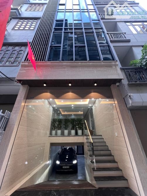 9 tầng toà xây mới, hầm ngõ Nguyễn Khang, oto vào nhà, Văn phòng CTY, 75m2. Giá 35 tỷ