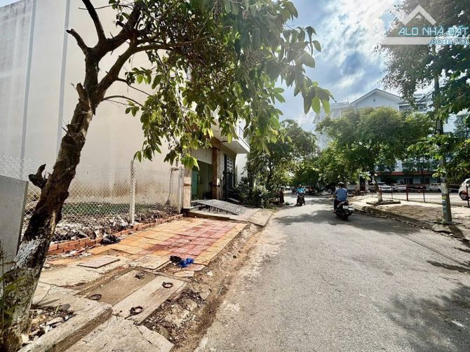 Bán nền đường B3 Hưng phú dt 72m2 hướng Đông Nam giá 3.950ty