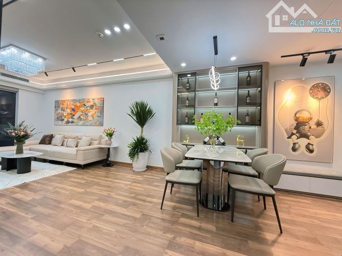 CHUNG CƯ VĂN PHÚ GẦN 140M 3 NGỦ 3 BAN CÔNG NHỈNH 5TỶ