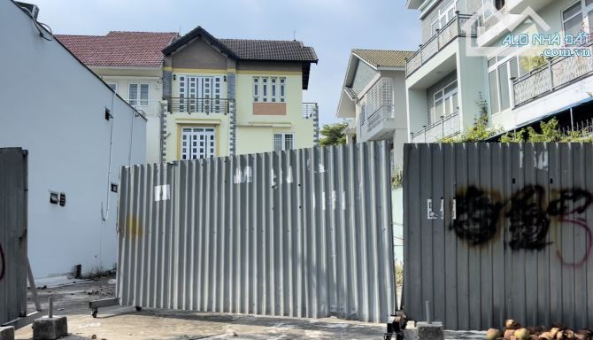 Gấp! Bán đất mặt tiền KDC Kim Sơn Q.7
