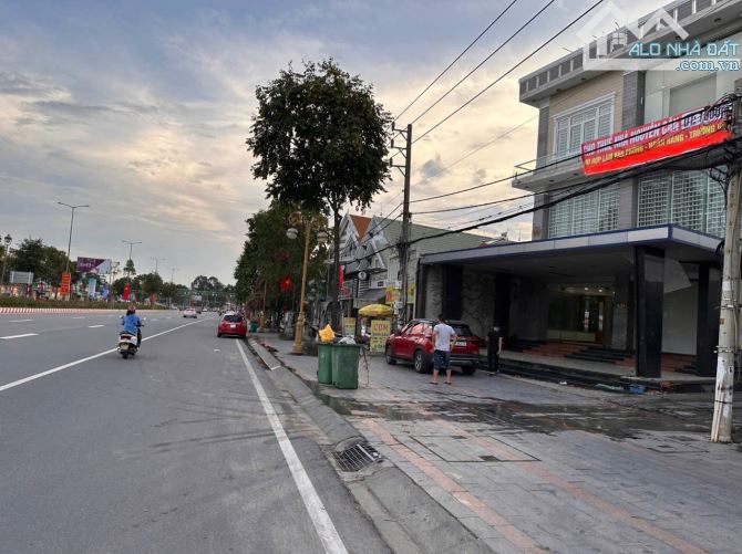 Bán nhà mặt tiền Phạm Ngọc Thạch 872(m2) Trệt 3 Lầu gần Bệnh viện 512 Giường