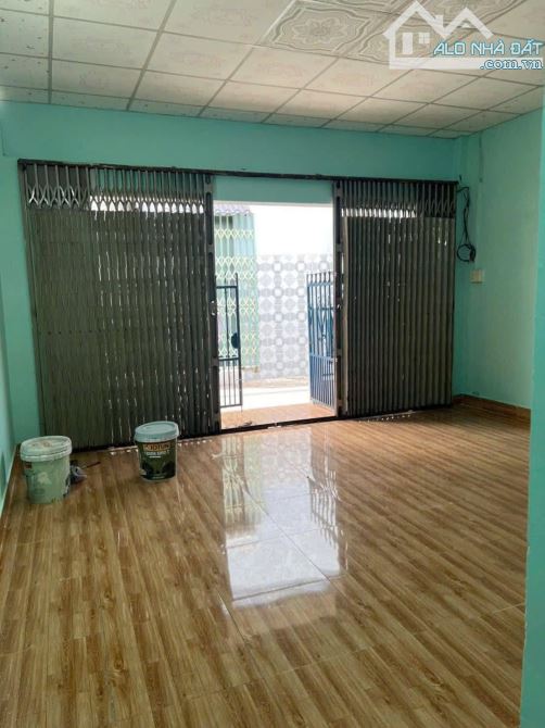 Cần bán  gấp nhà ở Phạm Thị Hy Bà Điểm 5x17 ( 85m2 ) 870 TRIỆU Sổ hổng riêng